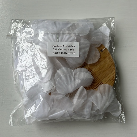 DISNEY’s Polynesian Tower Opening Day Lei Exclusive DVC Gift - Picture 5 of 5